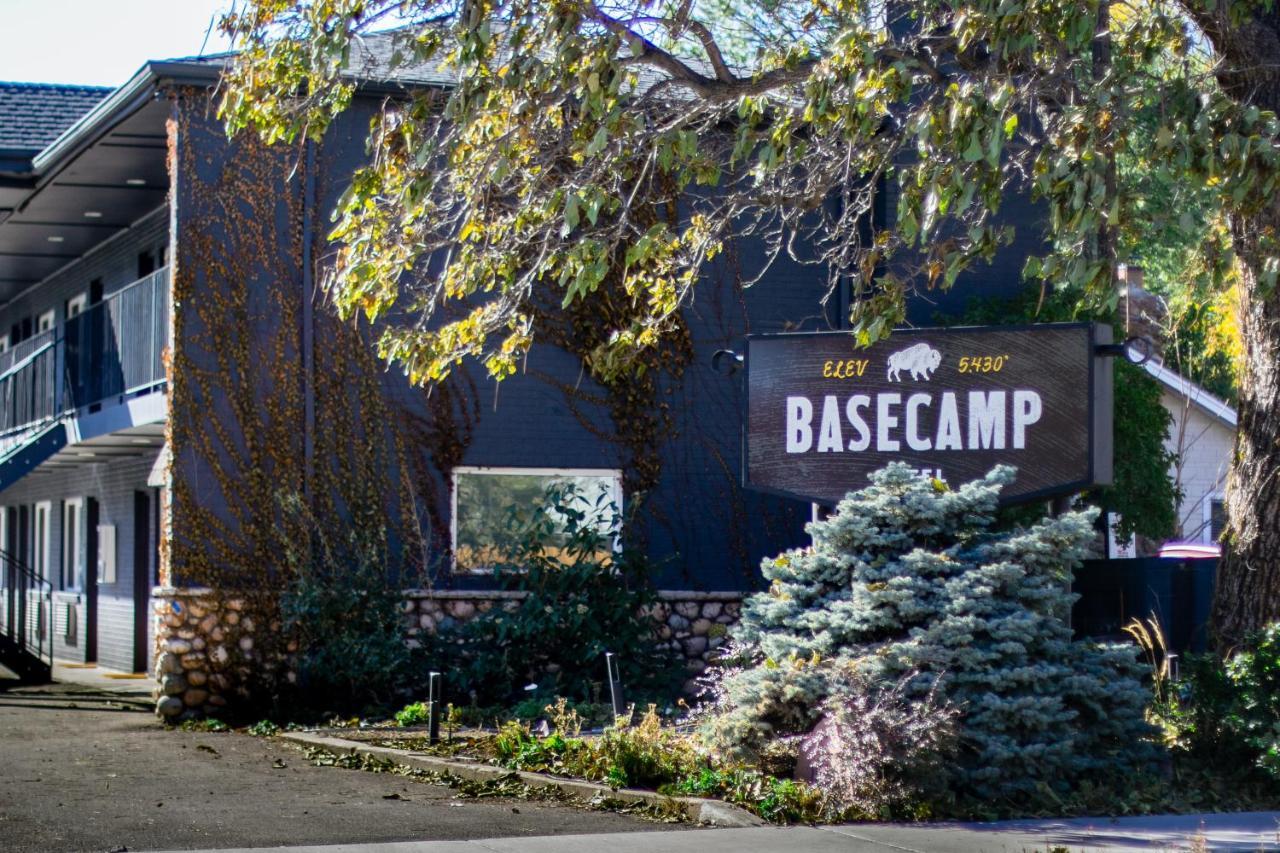 Basecamp Boulder Hotel Bagian luar foto